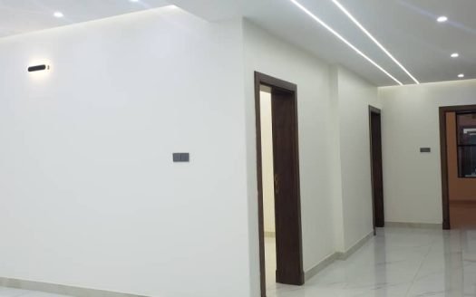 شقة فاخرة للبيع في صنعاء – بيت بوس قرب سما مول بمساحة 215 متر