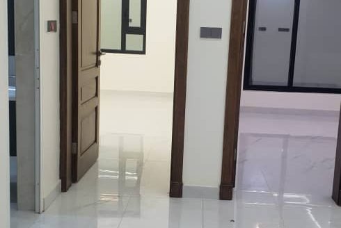 شقة فاخرة للبيع في صنعاء – بيت بوس قرب سما مول بمساحة 215 متر