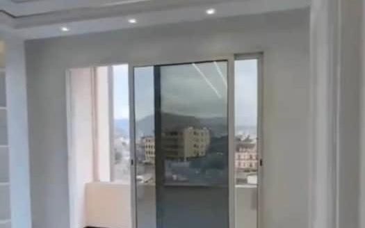 شقة للبيع في صنعاء – حدة شارع الخمسين قرب شركة واي