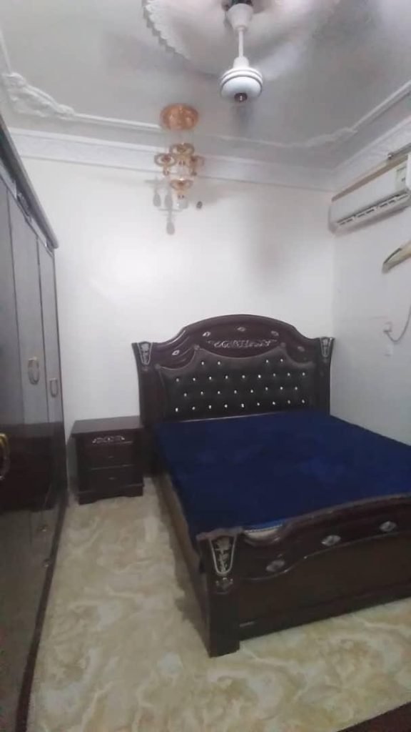 شقة مفروشة فاخرة للإيجار في عدن – بئر فضل بلك 10 على خط الخمسين YemenKey