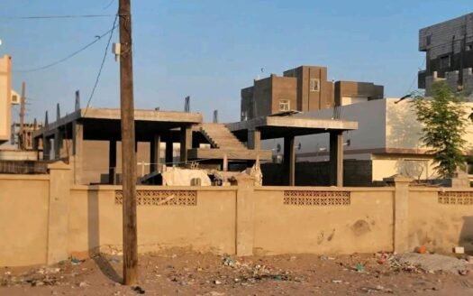 عمارة عظم للبيع في عدن – الشعب الحرم الجامعي